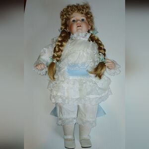 Hello Dolly Porcelain Doll "Hayley" 1989 NO BOX